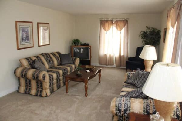 Pleasant Valley Cape Henery Living Room Vandergrift