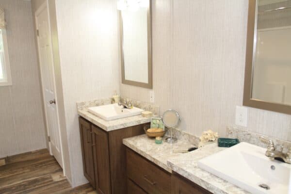 Commodore 3A2804P Master Bath4 Greensburg