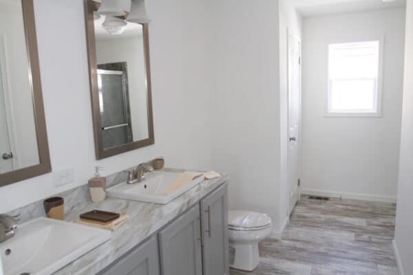 Commodore 3AM2803V Master Bath Butler