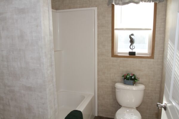 Commodore TD1006P Master Bath3 Greensburg