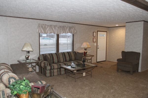 Commodore TD1001P Living Room2 Butler