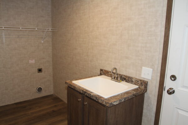 Commodore TD1001P Utility Room Butler