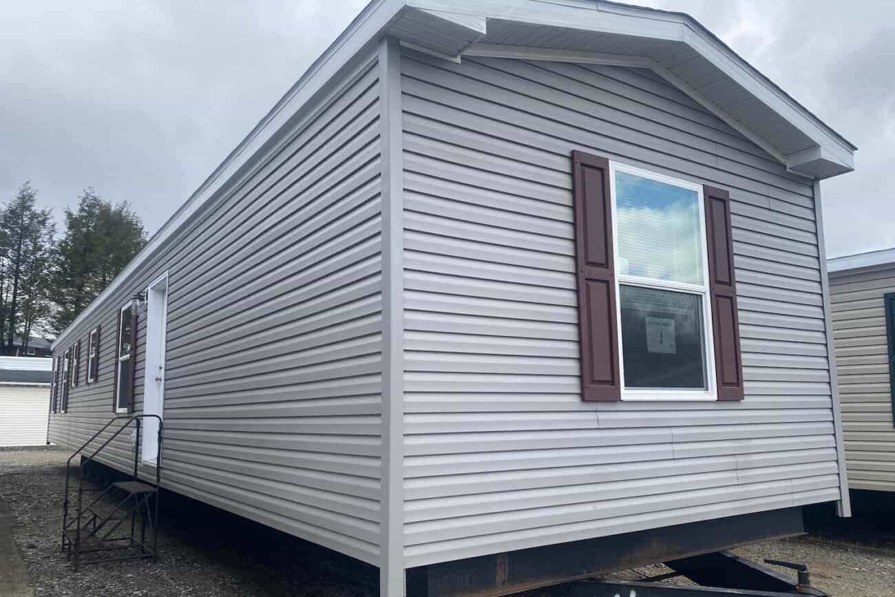 Commodore TS1021P Exterior New Alex