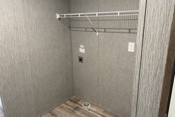 Commodore TS1021P Utility Room New Alex