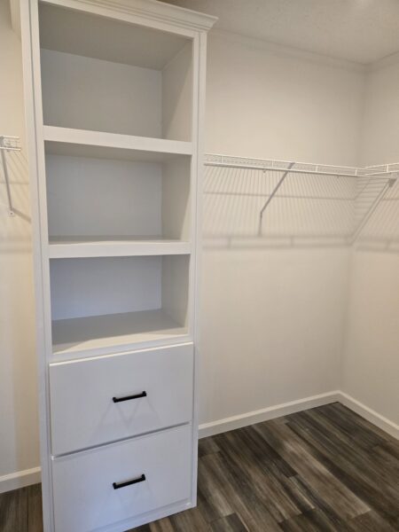 Champion Catena Master Closet Vandergrift