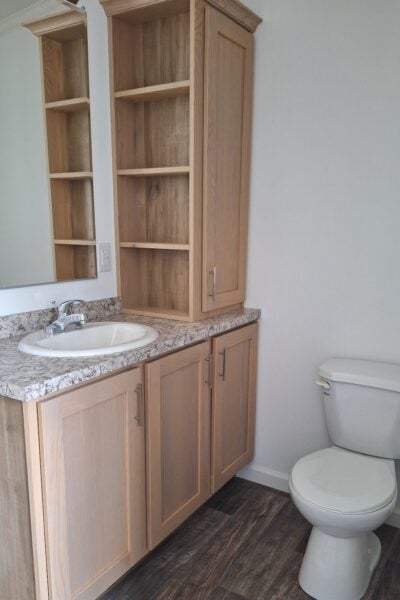 Pleasant Valley G-3462 Hall Bath2 Greensburg