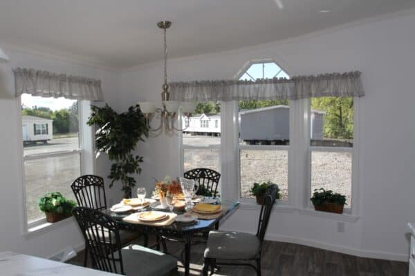 Pleasant Valley G3462 Dining Area