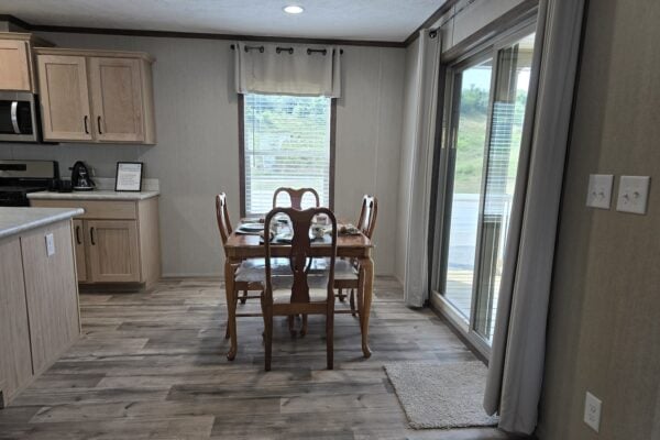 Commodore 3A2087A Dining Room New Alex