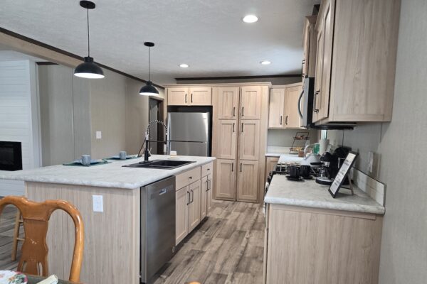 Commodore 3A2087A Kitchen2 New Alex