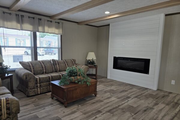 Commodore 3A2087A Living Room2 New Alex