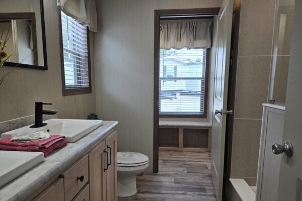 Commodore 3A2087A Master Bath New Alex