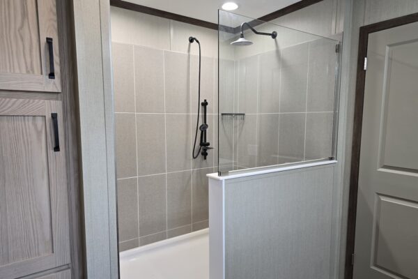 Commodore 3A2087A Master Shower New Alex