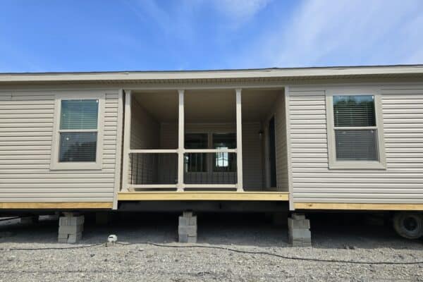 Commodore 3A2087A Porch New Alex