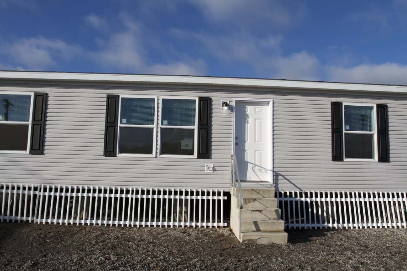 Commodore TD1023P Exterior Butler