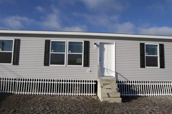 Commodore TD1023P Exterior Butler