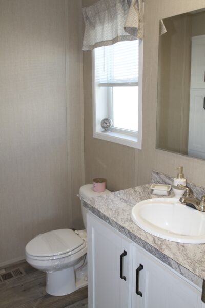 Commodore TD1023P Master Bath 1 Butler