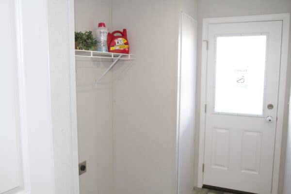 Commodore TD1023P Utility Room Butler