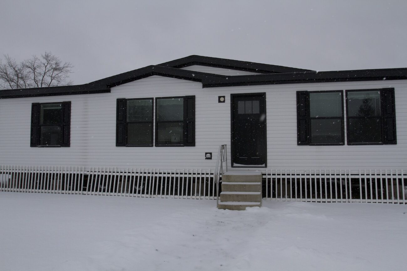 Cavco Clarion 560AC28523G Exterior Prospect