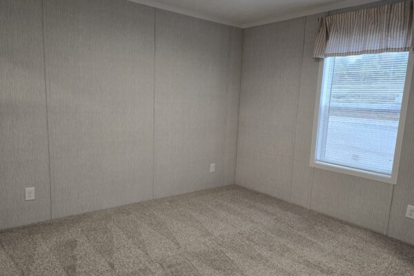 Cavco Clarion 560BZ28443B Master Bed New Alex