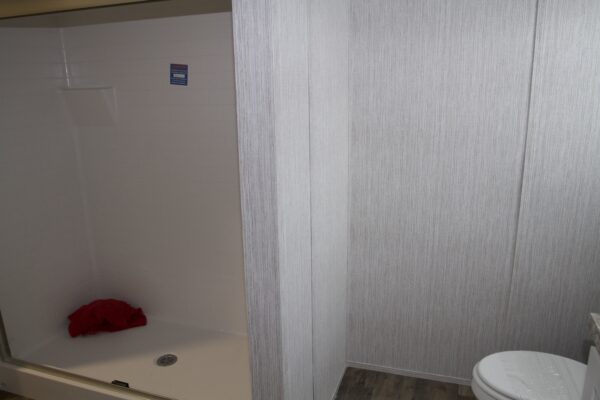 Cavco Clarion 560BZ16763A Master Bath2 Butler