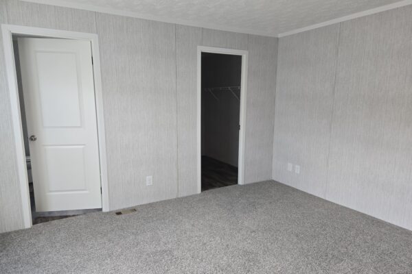 Cavco Clarion 560BZ16763B Master Bed Vandergrift