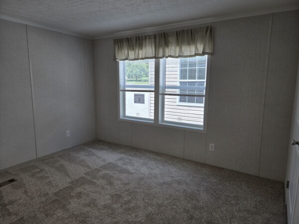 Cavco Clarion 560BZ28483A Master Bedroom Vandergrift