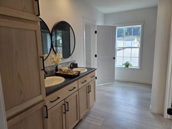New Era Chardonnay Master Bath Vandergrift