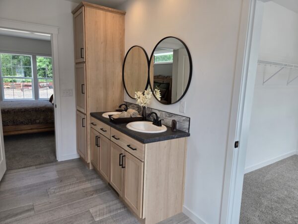 New Era Chardonnay Master Bath2 Vandergrift