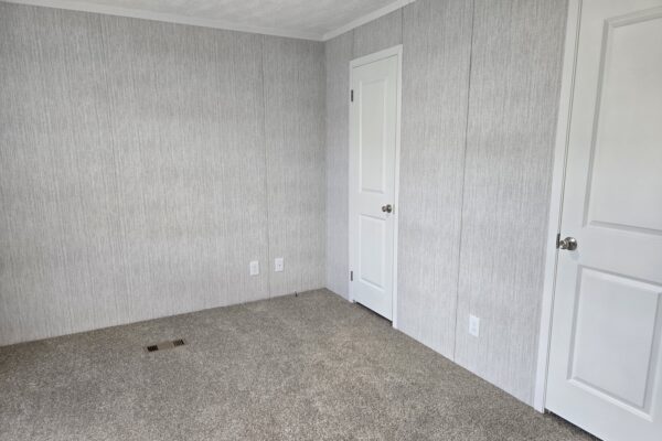 Cavco Clarion 560BZ14602B Master Bed Vandergrift