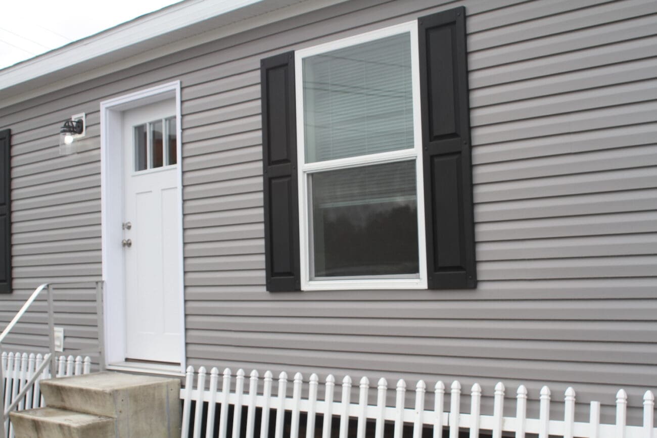 Cavco Clarion 560BZ28523F Exterior Butler