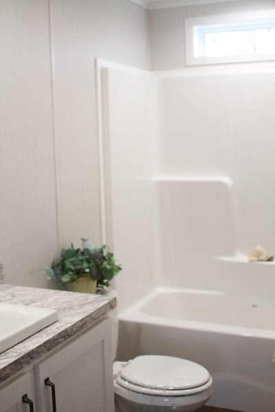 Cavco Clarion 560BZ28523F Main Bath Butler