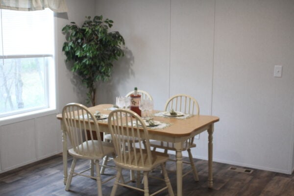 Cavco Clarion 560BZ28523F Nook Butler