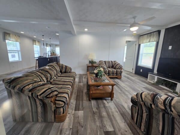 Cavco Clarion 560BZ28523E Great Room New Alex